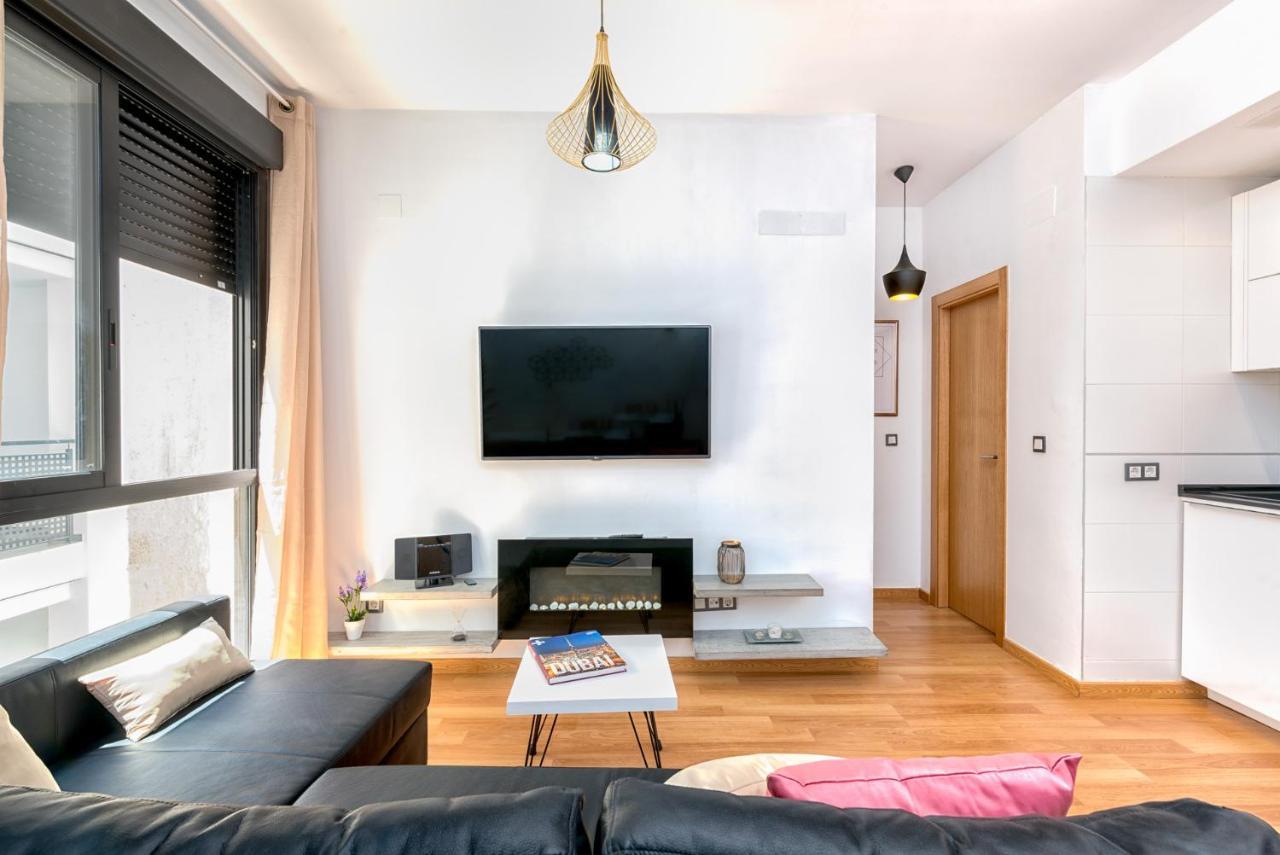Atico Con Terraza Ac 1Hab En El Centro Y Piscina Comunitaria Apartment Malaga Exterior photo